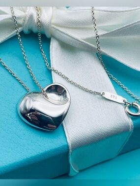 Tiffany & Co Silver Folded Heart Love Necklace Pendant 16"